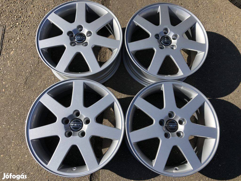 4db gyári 17" Volvo alufelni. ("1975")