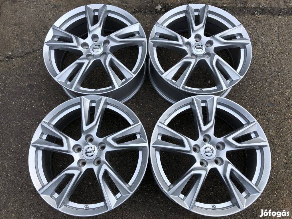 4db gyári 18 Volvo XC40 alufelni. (1342)
