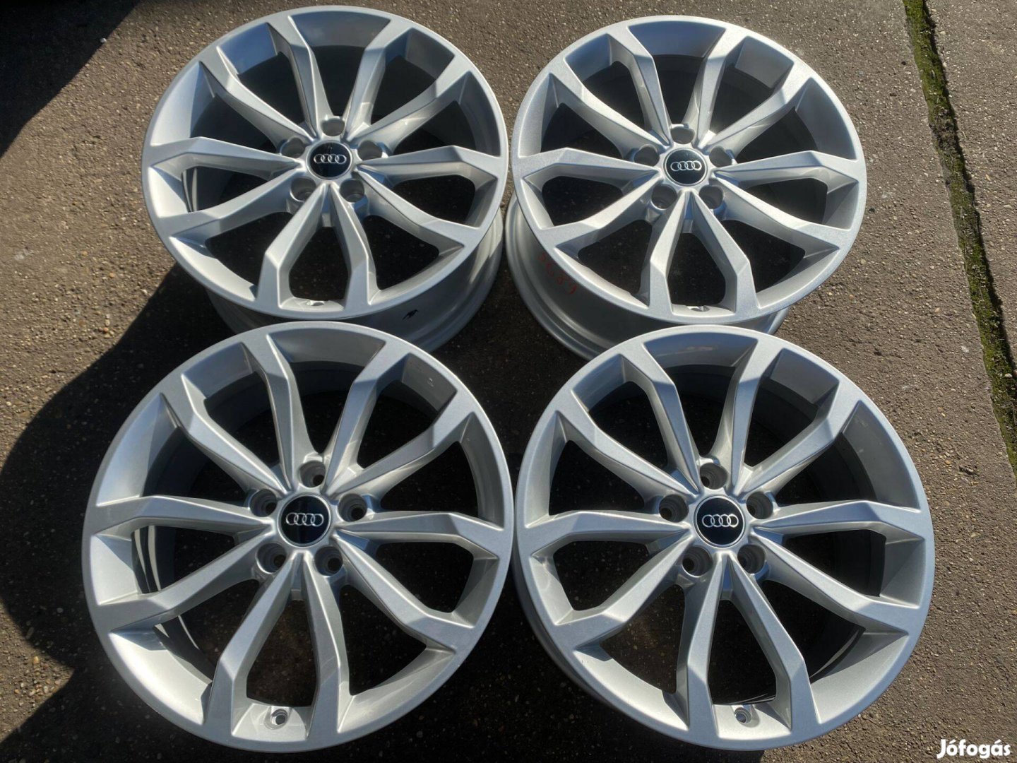 4db gyári 18" Audi A4 B9 - A6 alufelni. (3689)