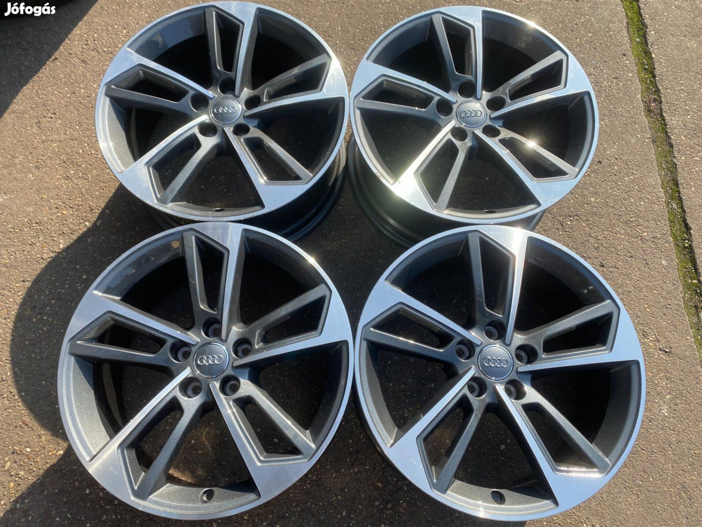 4db gyári 18" Audi A4 - S4 B9 alufelni. (3714)