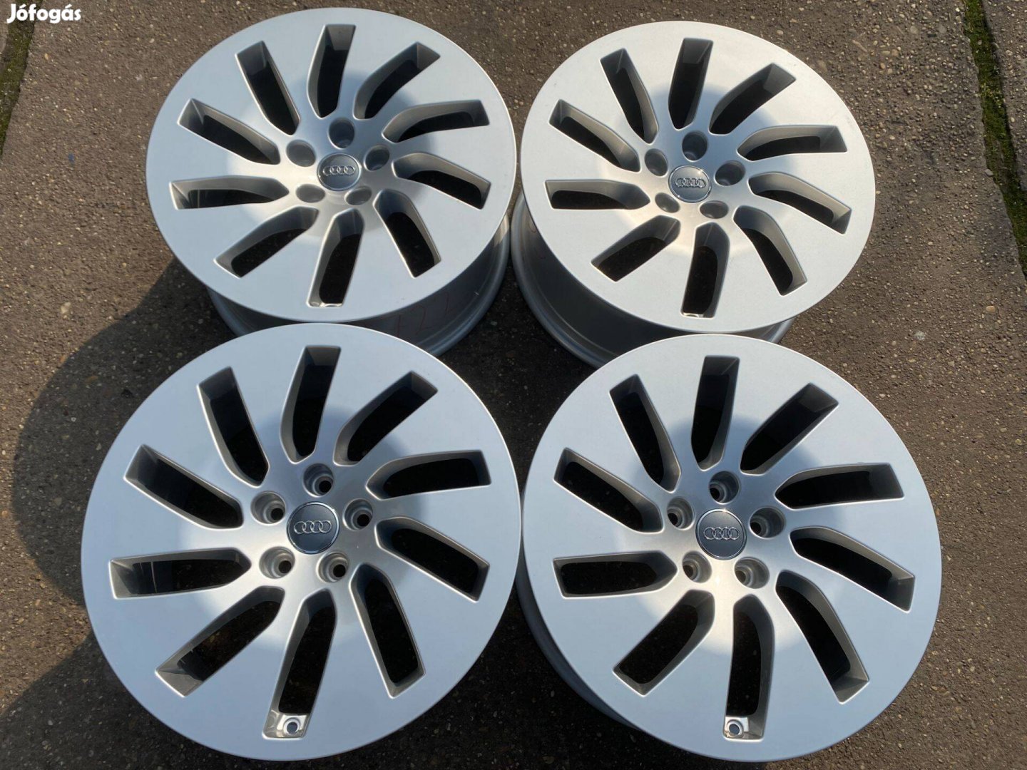 4db gyári 18" Audi A7 alufelni. (3722)