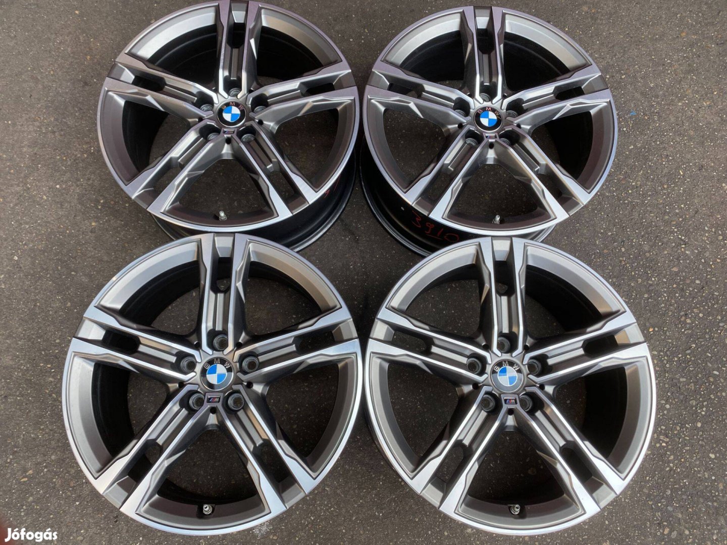 4db gyári 18" BMW 1 F40 Styling 556M alufelni. (3910)