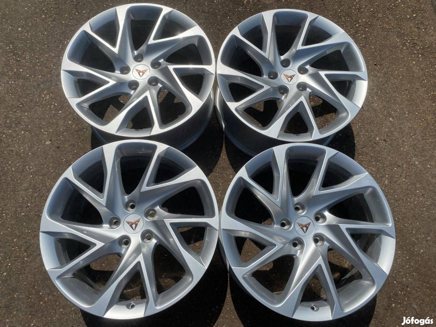 4db gyári 18" Cupra Formentor alufelni. (3917)