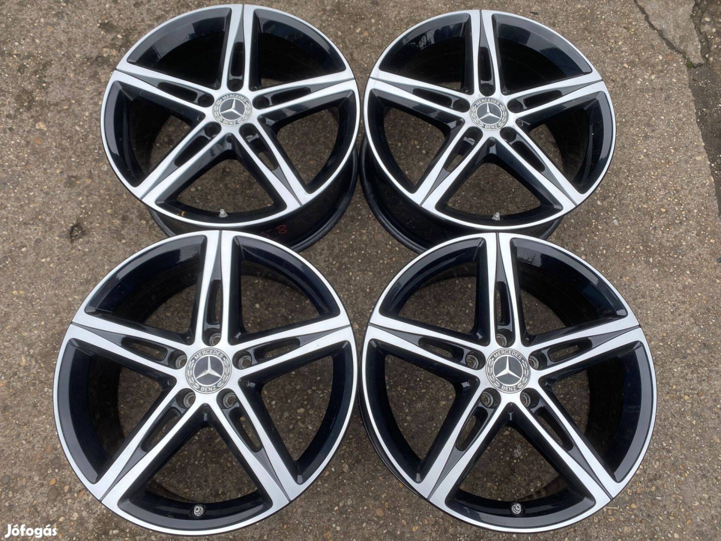 4db gyári 18" Mercedes-Benz A - B - CLA alufelni. (3858)