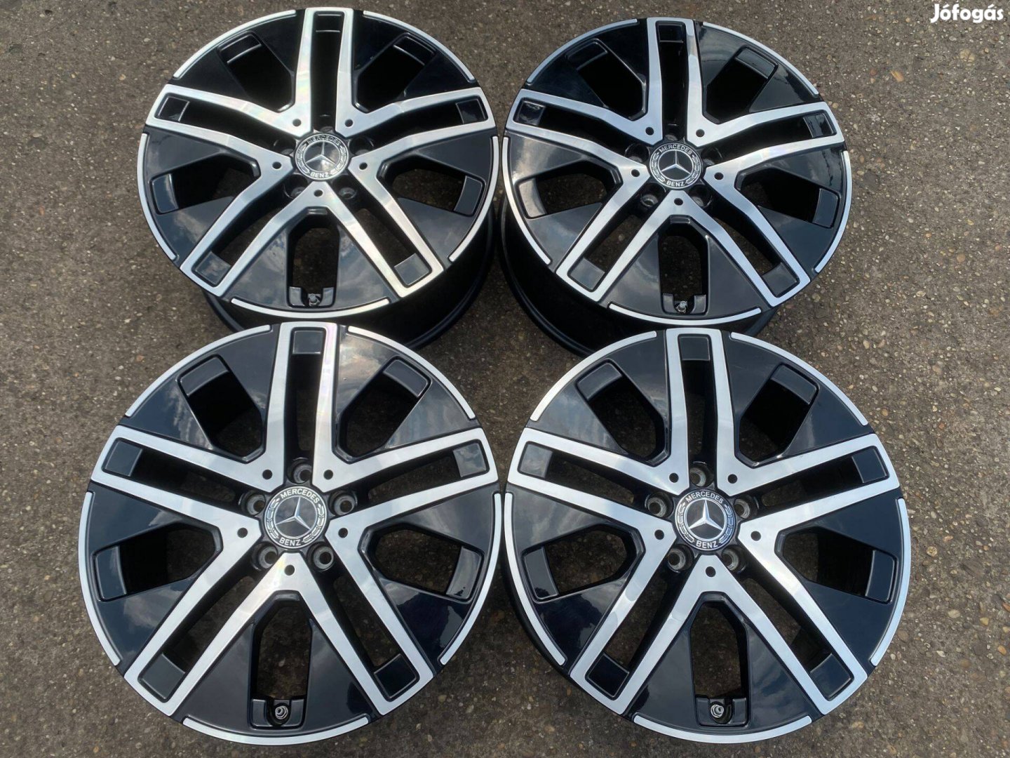 4db gyári 18" Mercedes-Benz GLA - GLB alufelni. (3886)