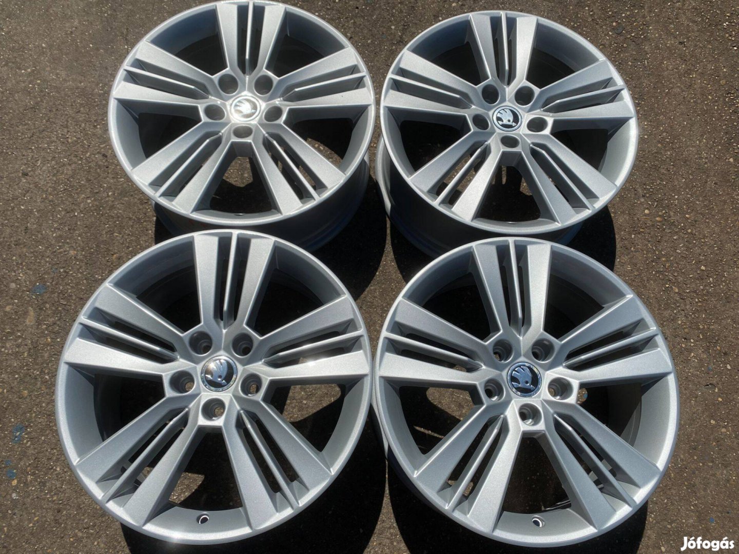 4db gyári 18" Skoda Octavia alufelni. (3989)