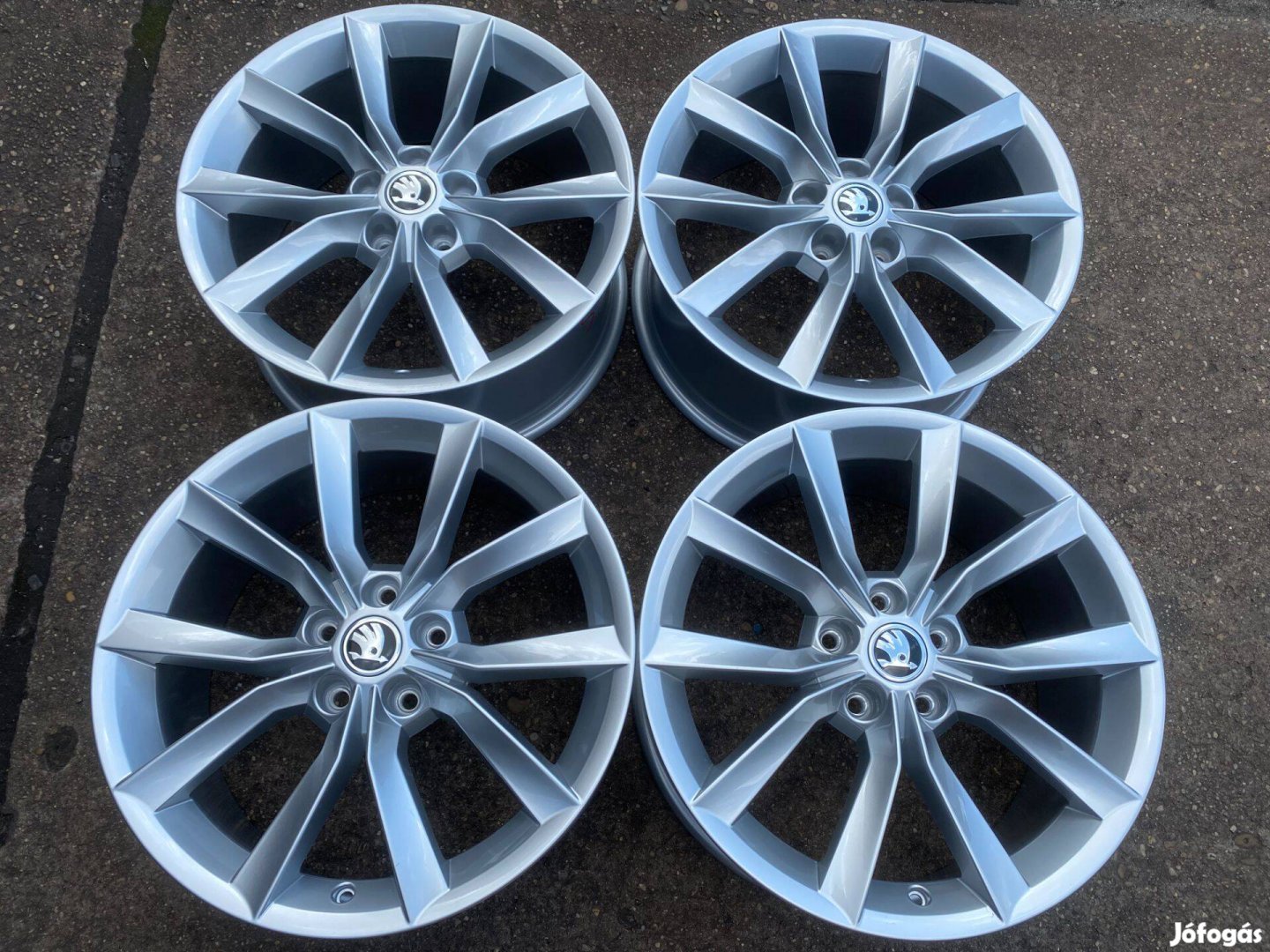 4db gyári 18" Skoda Superb új alufelni. (3980)