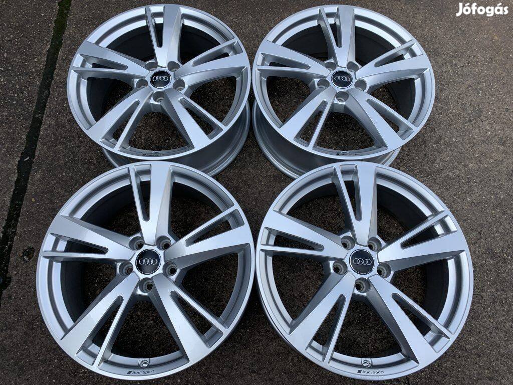 4db gyári 19 Audi A3 S3 RS3 alufelni. ("2561")