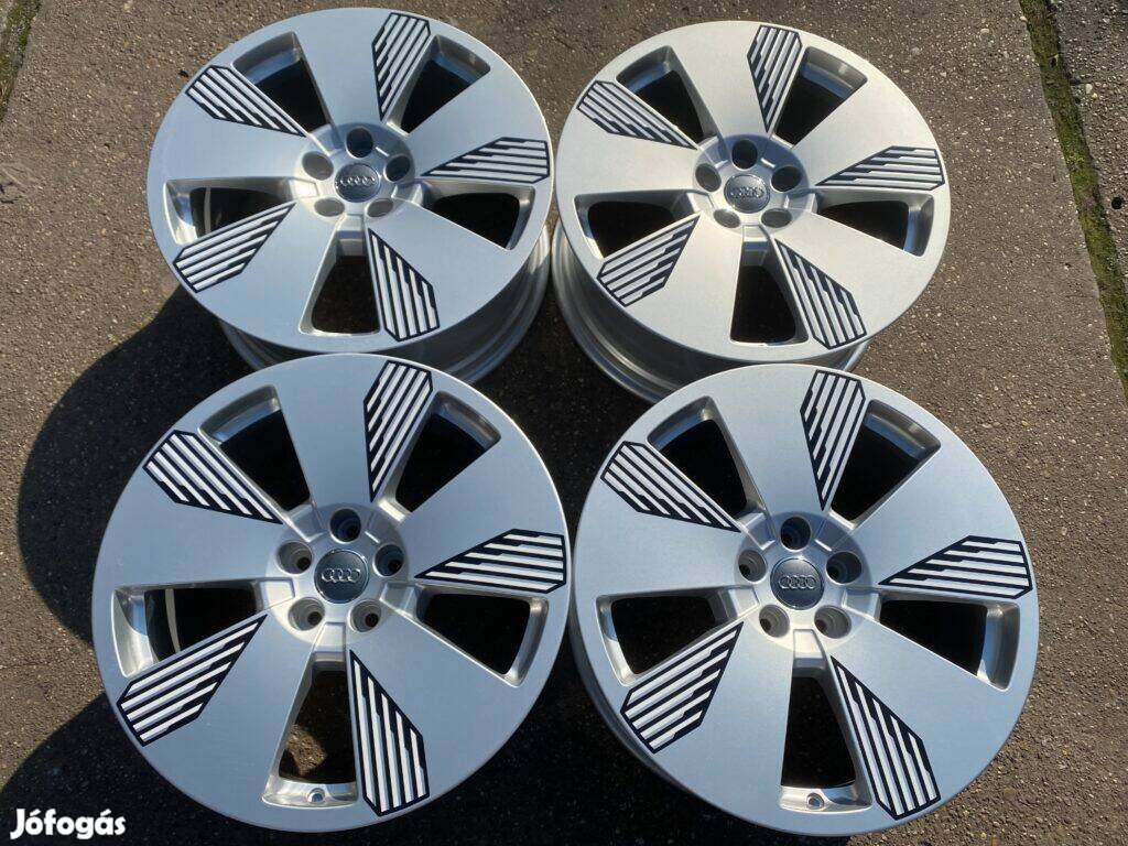 4db gyári 19 Audi E-Tron alufelni. (3728)