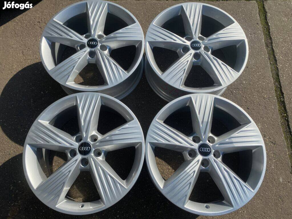 4db gyári 19 Audi Q4 E-Tron alufelni. (3751)
