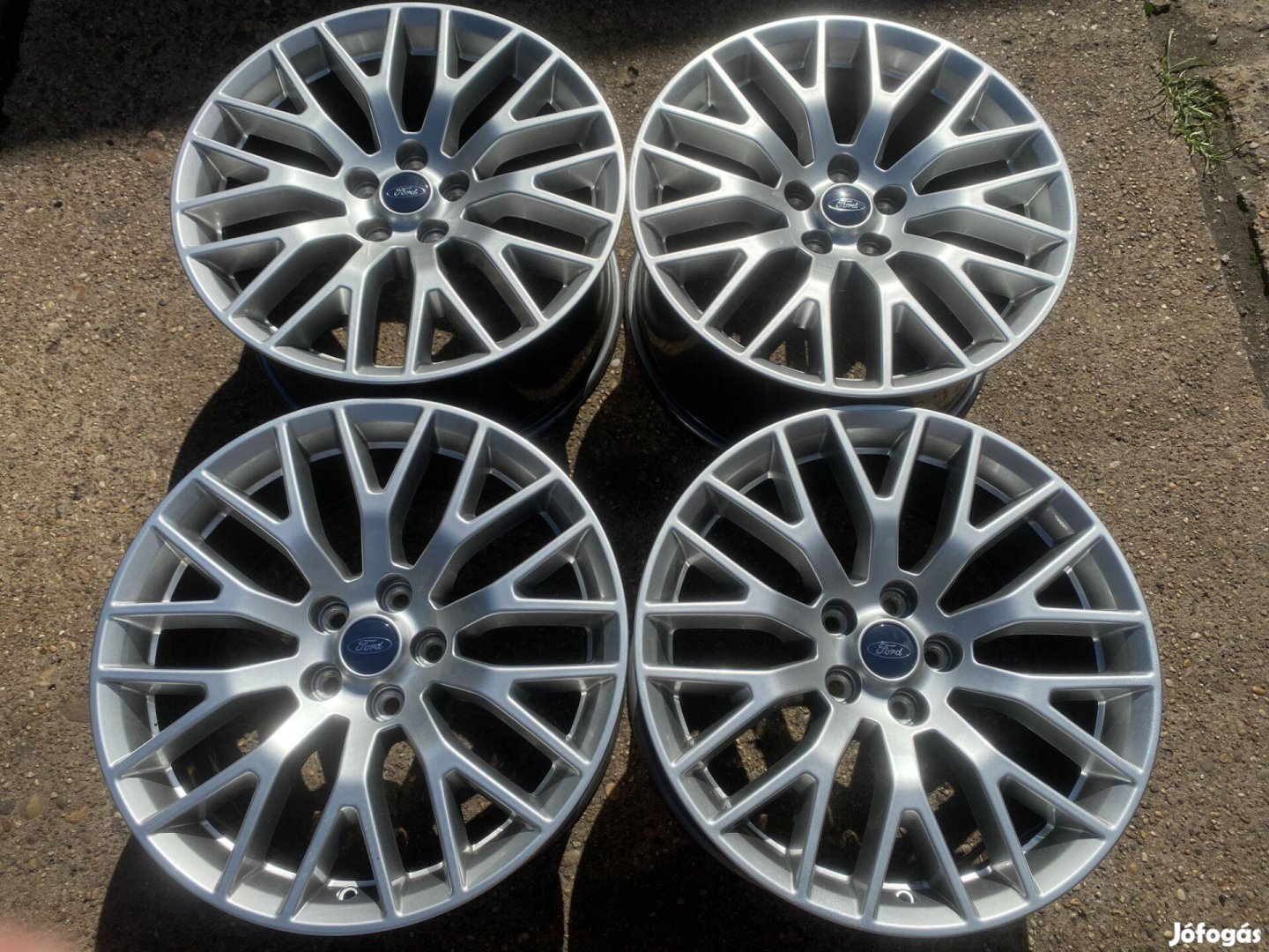 4db gyári 19 Ford Mustang GT alufelni. (4098)