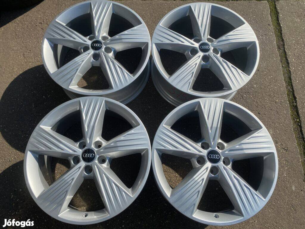 4db gyári 19" Audi Q4 E-Tron alufelni. ("3751")