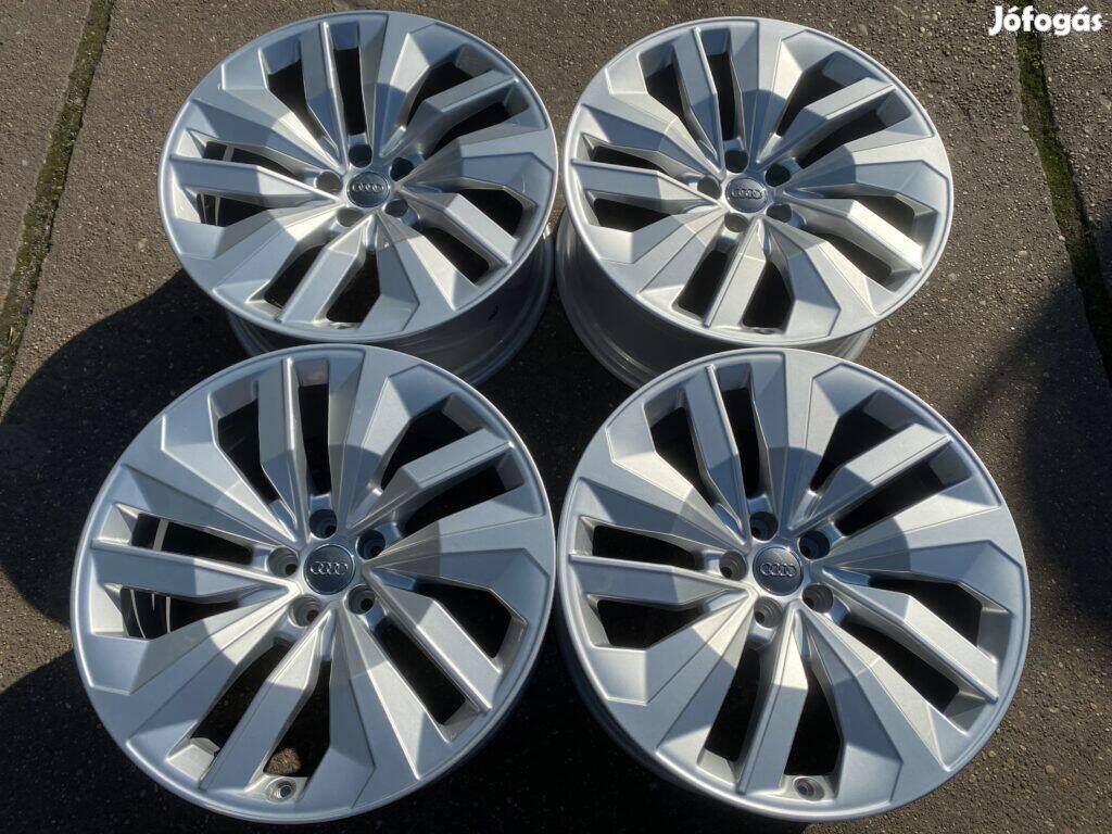4db gyári 20" Audi Q8 alufelni. ("3742")