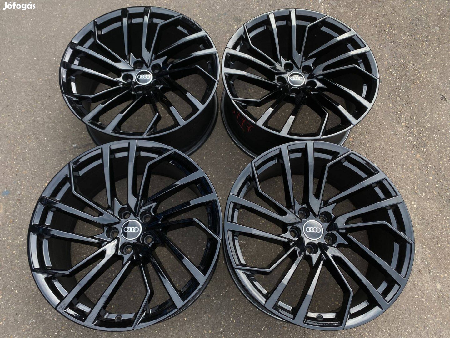 4db gyári 20" Audi RS5 alufelni. (3777)