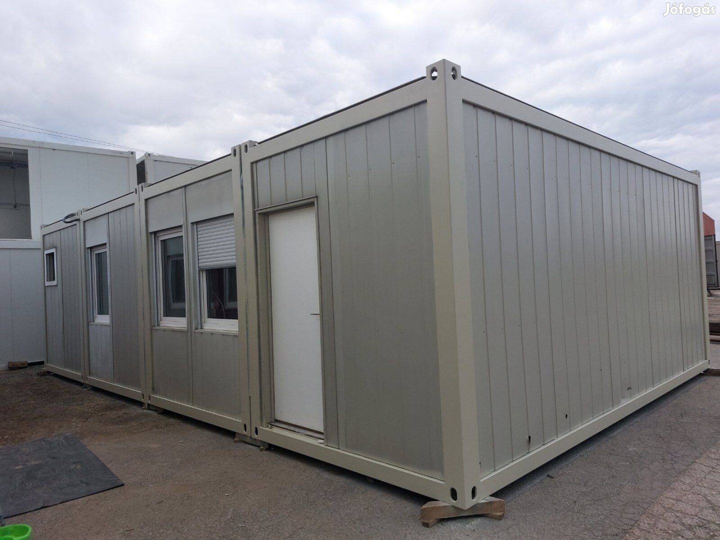 4db irodakonténer, szigetelt konténer Containex