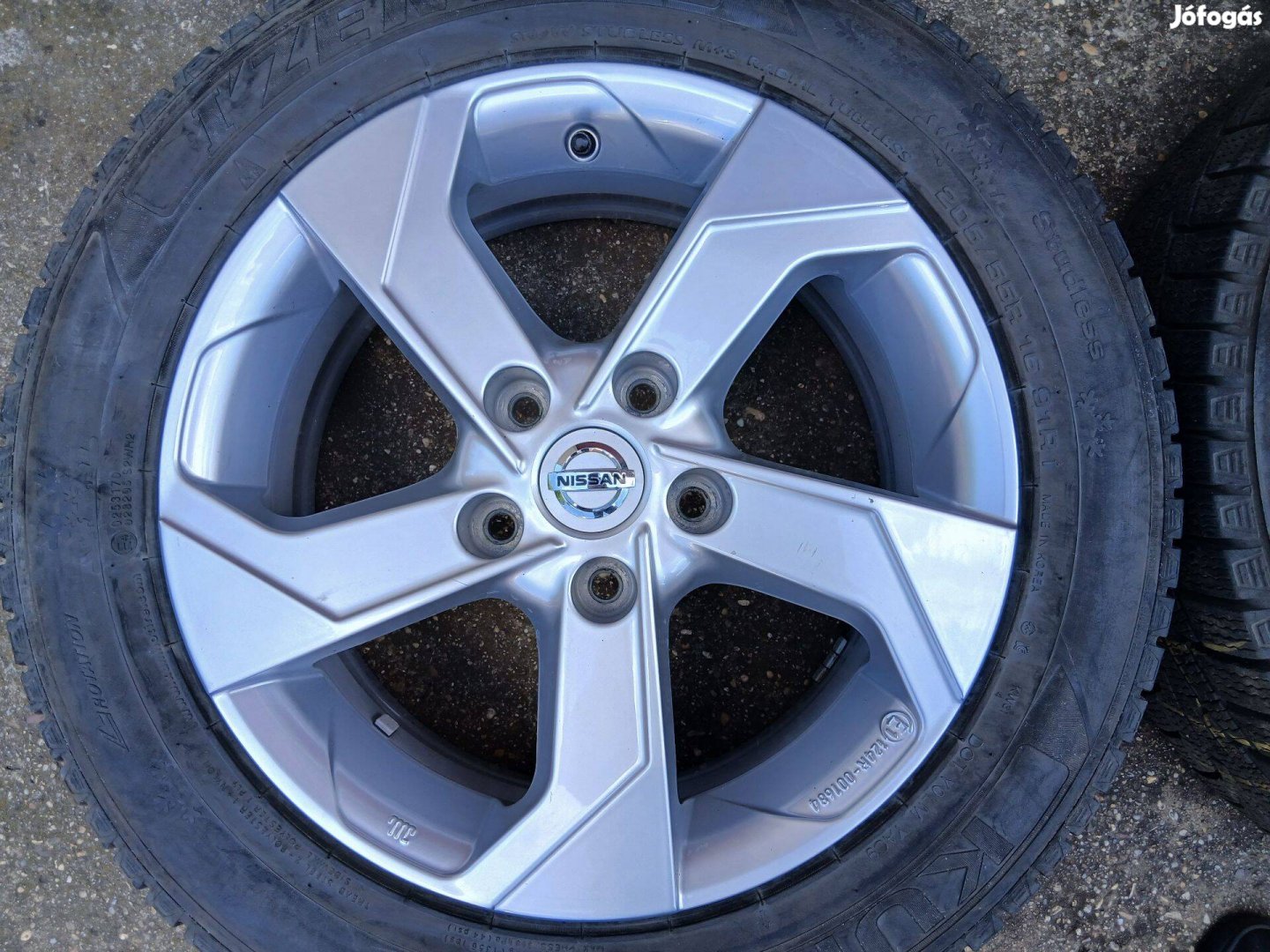 4db kiváló Nissan Leaf Pulsar alufelni felni téli gumikkal 16" 5x114.3