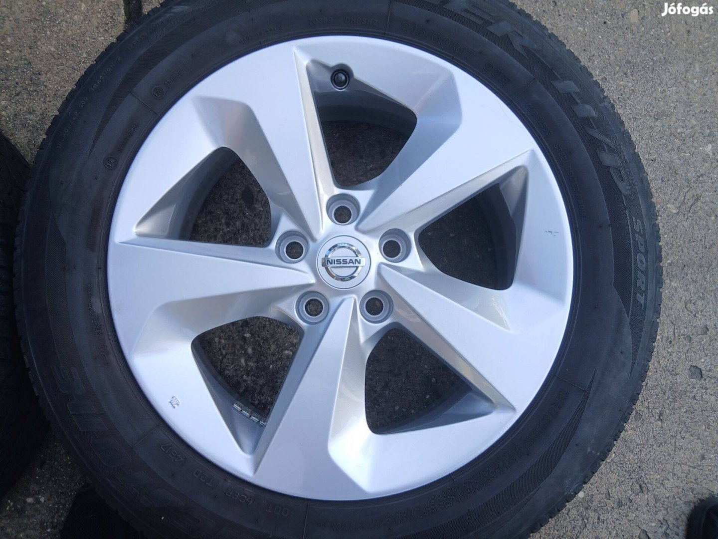 4db kiváló Nissan Qashqai alufelni felni nyári gumikkal 17" 5x114.3