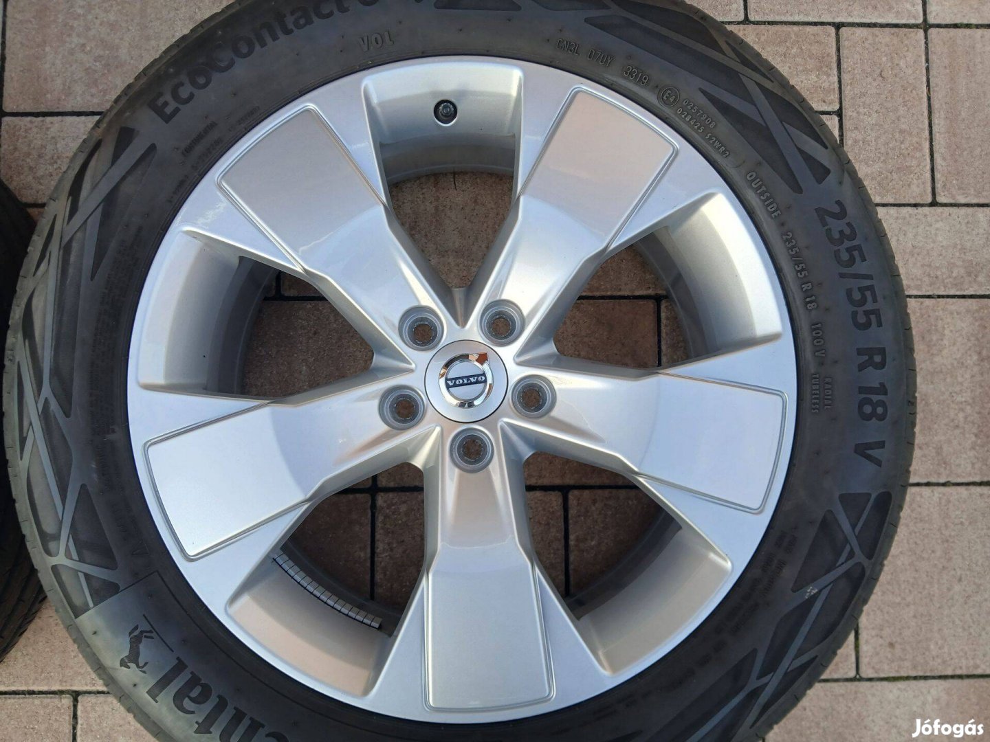 4db kiváló Volvo XC40 alufelni felni Conti nyári gumikkal 18" 5x108