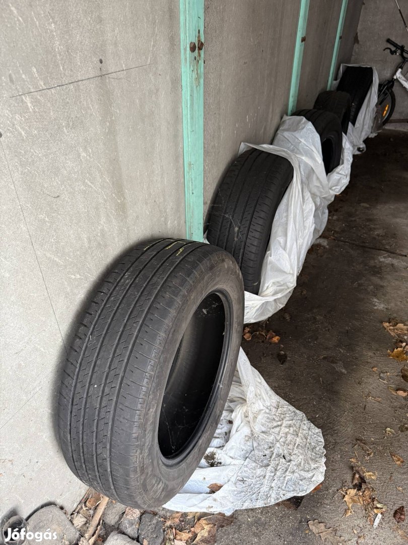 4db nyári Bridgestone Dueler 22560R18