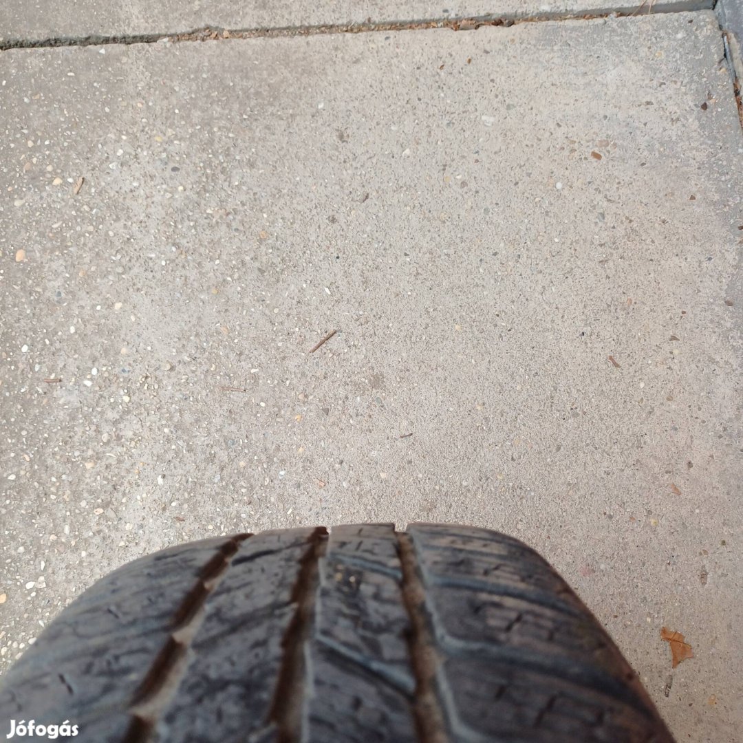 4db téligumi felnire szerelve