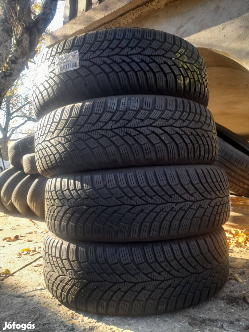 4db újszerű 195 65 15 téli gumi Conti
