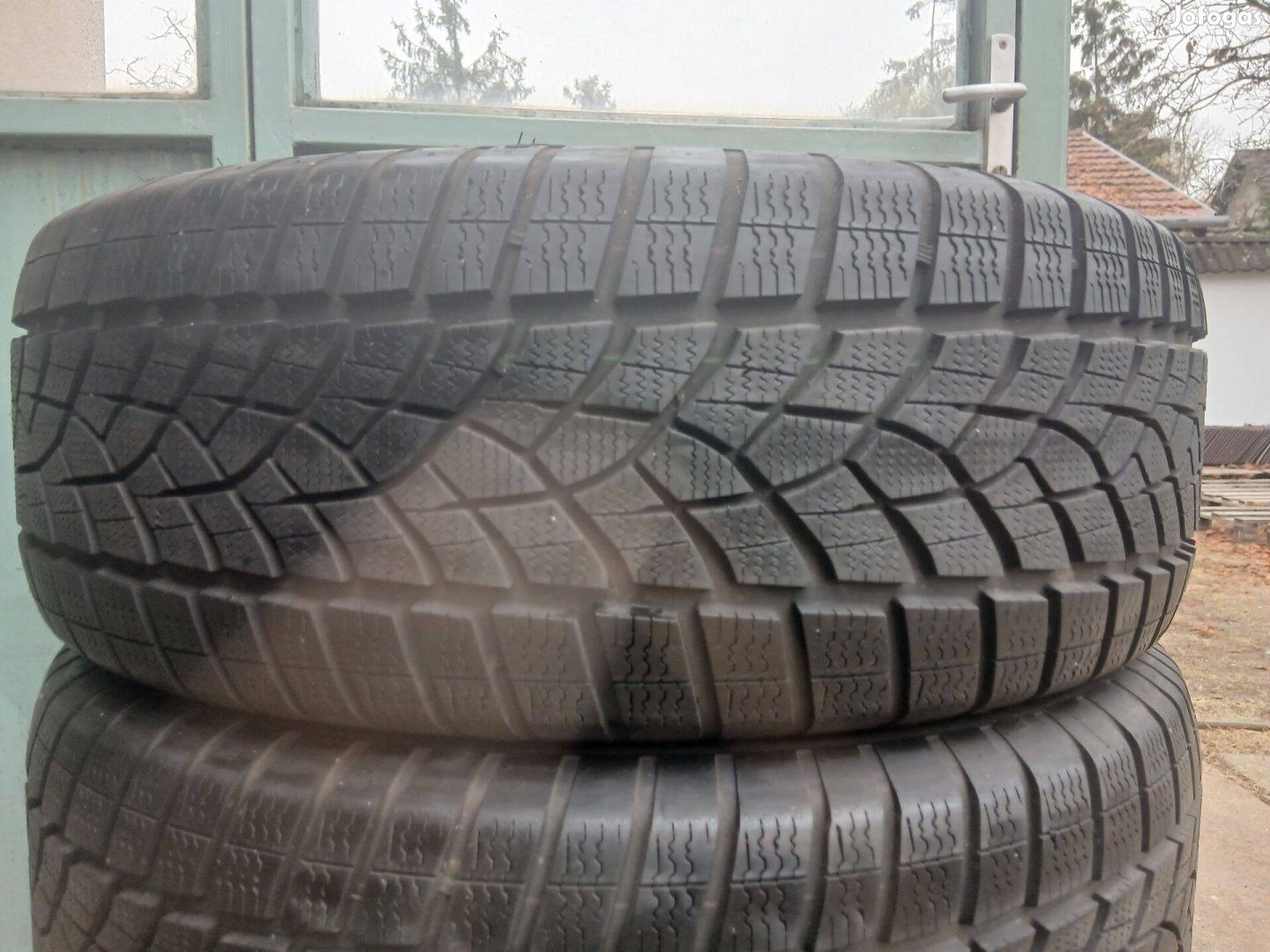 4db újszerű 225/60 R17 Goodyear téli gumi 225/60R17 17