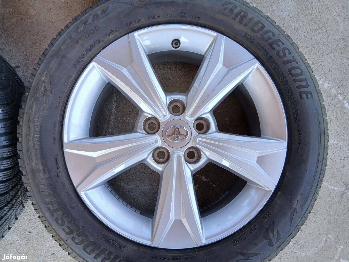 4db újszerű Toyota C-HR CHR 17" alufelni felni téli gumikkal 5x114.3