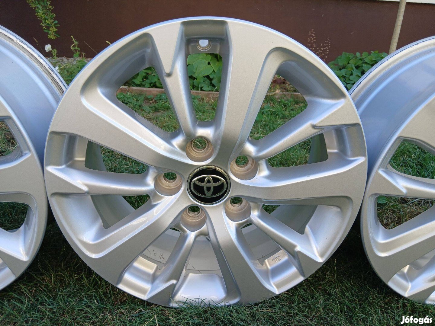 4db újszerű gyári Toyota Yaris Cross 16" alufelni felni 5x114.3