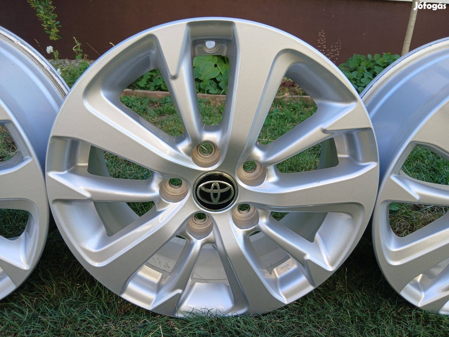 4db újszerű gyári Toyota Yaris Cross 16" alufelni felni 5x114.3