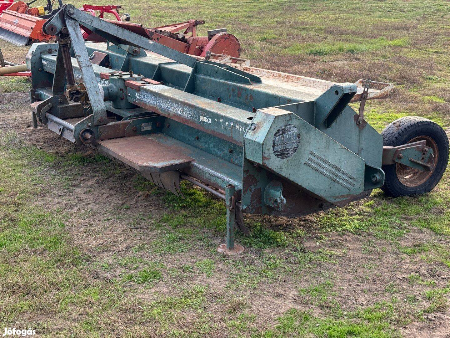 4m-es szárzúzó, mulcsozó