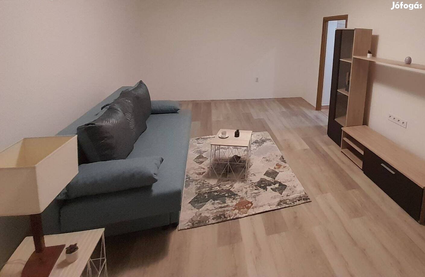 4nm laminált padló 8mm új falra is tölgy szín