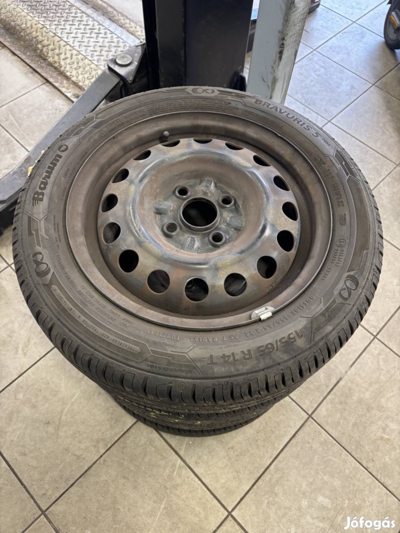4x100 14 Toyota lemezfelni 15565 R14 Barum nyárigumi Aygo