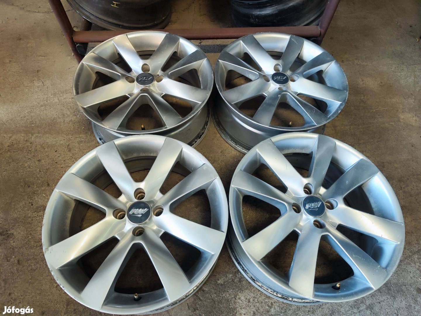 4x100 17" Plw Alufelni Felni 90Garage #1173