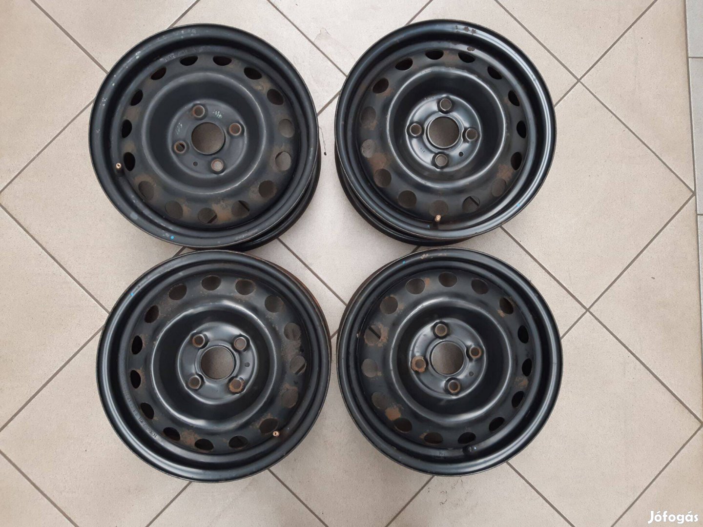4x100 Hyundai i20 i10 gyári lemezfelni 5,5x14 ET46 Kia Picanto Rio