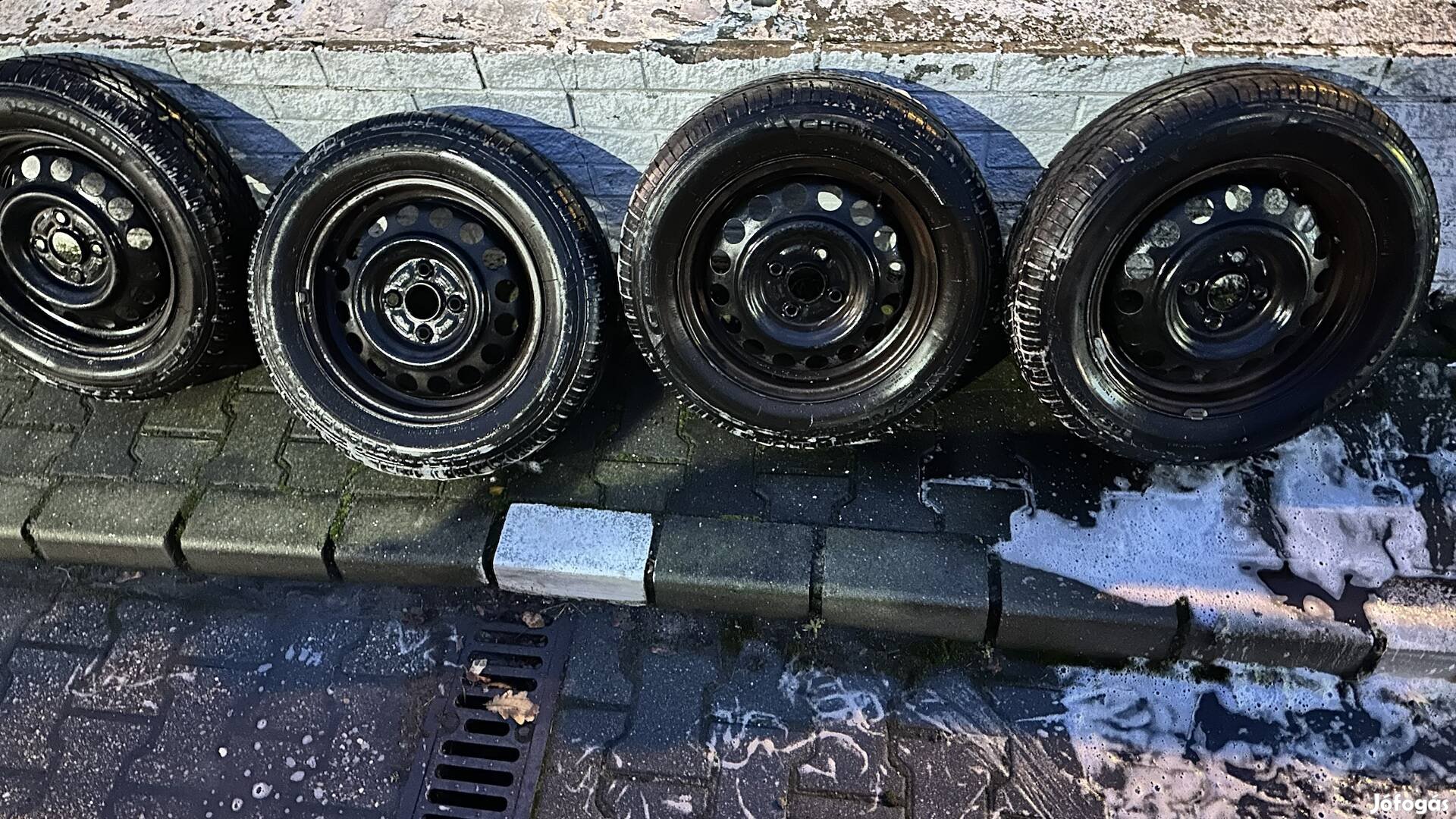 4x100 Komplett Felni-Gumival Újszerű állapot !