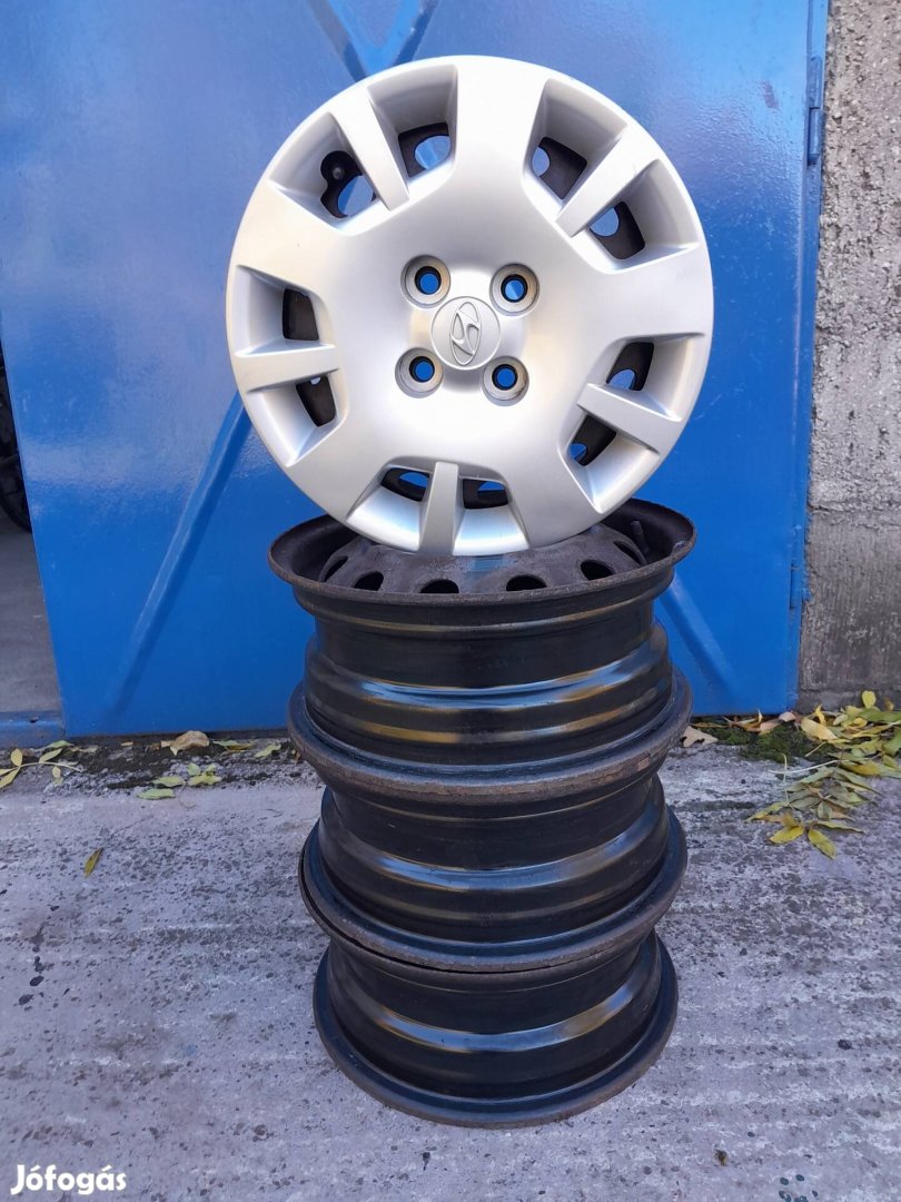 4x100 R14 lemezfelni, 4db dísztárcsával