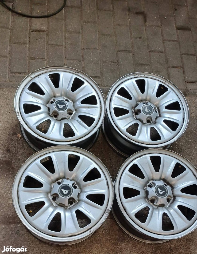 4x100-as 15"-ös Reanult/Nissan/Dacia Tpms acélfelni garnitúra eladó
