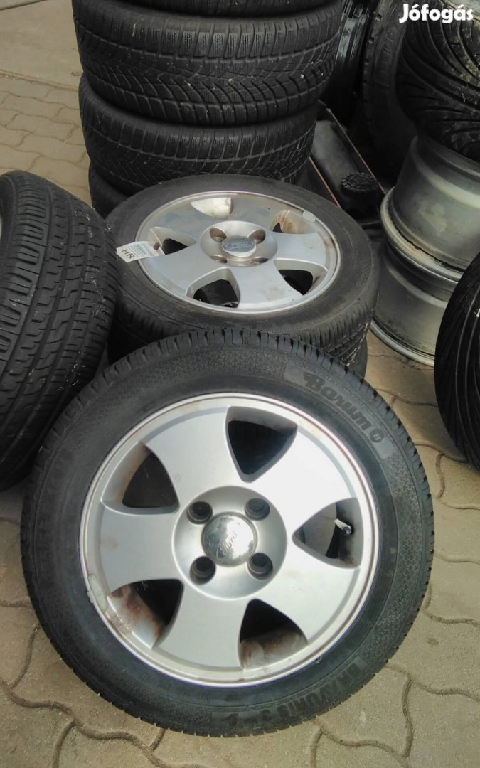 4x108 14 Ford gyári felnik 185/55r14 nyári gumikkal 