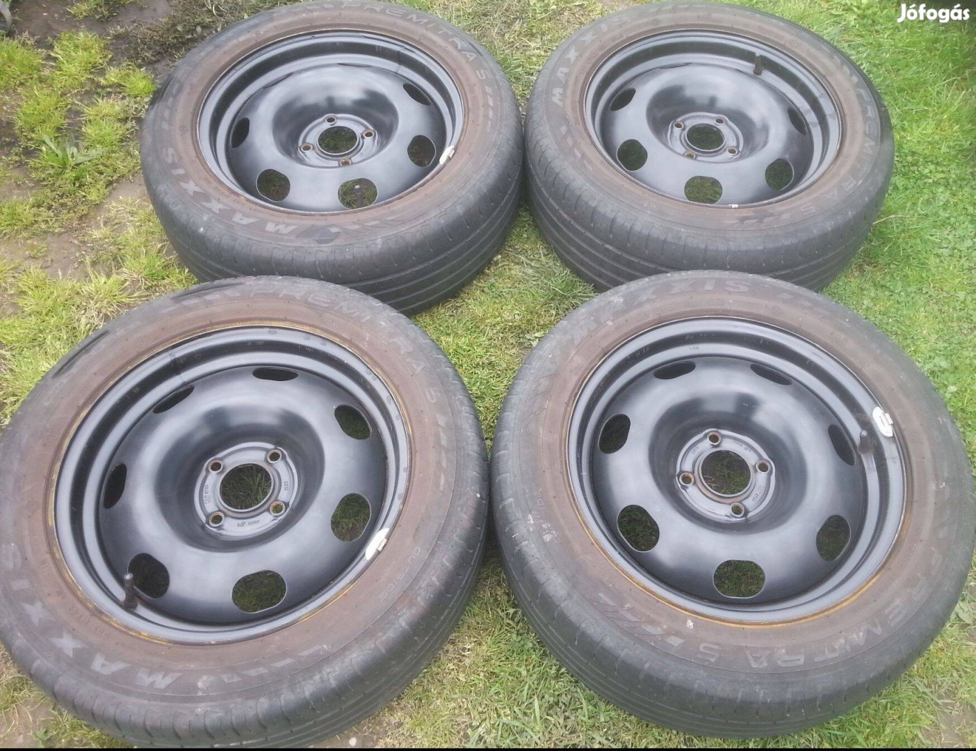 4x108 16" Citroen/Peugeot lemezfelni 215/55 Maxxis nyári gumival