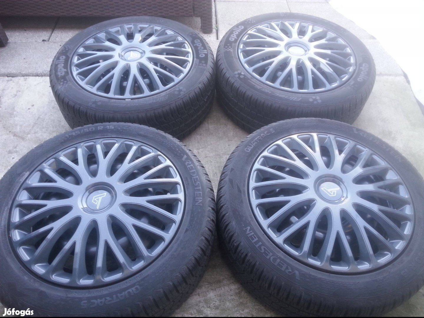 4x108 Ford Fiesta lemezfelni 19550R15 négyévszakos gumival