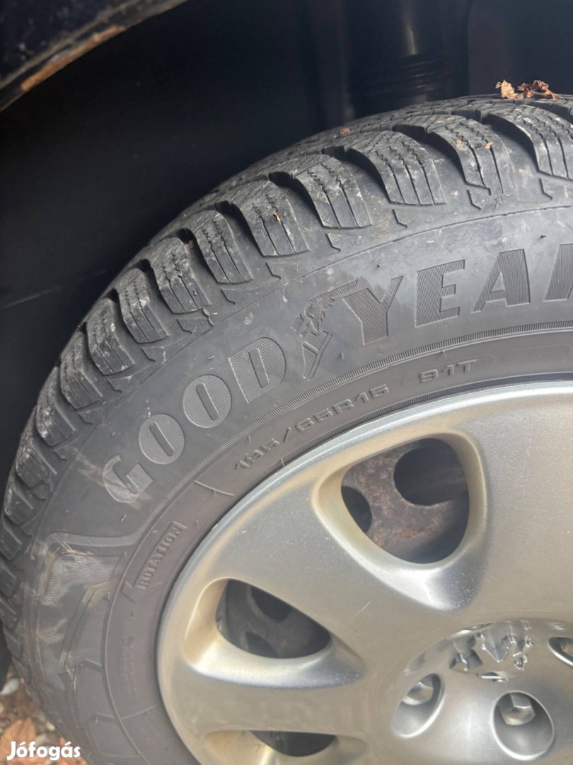 4x108 R15 Peugeot Citroen kerekek téli gumival