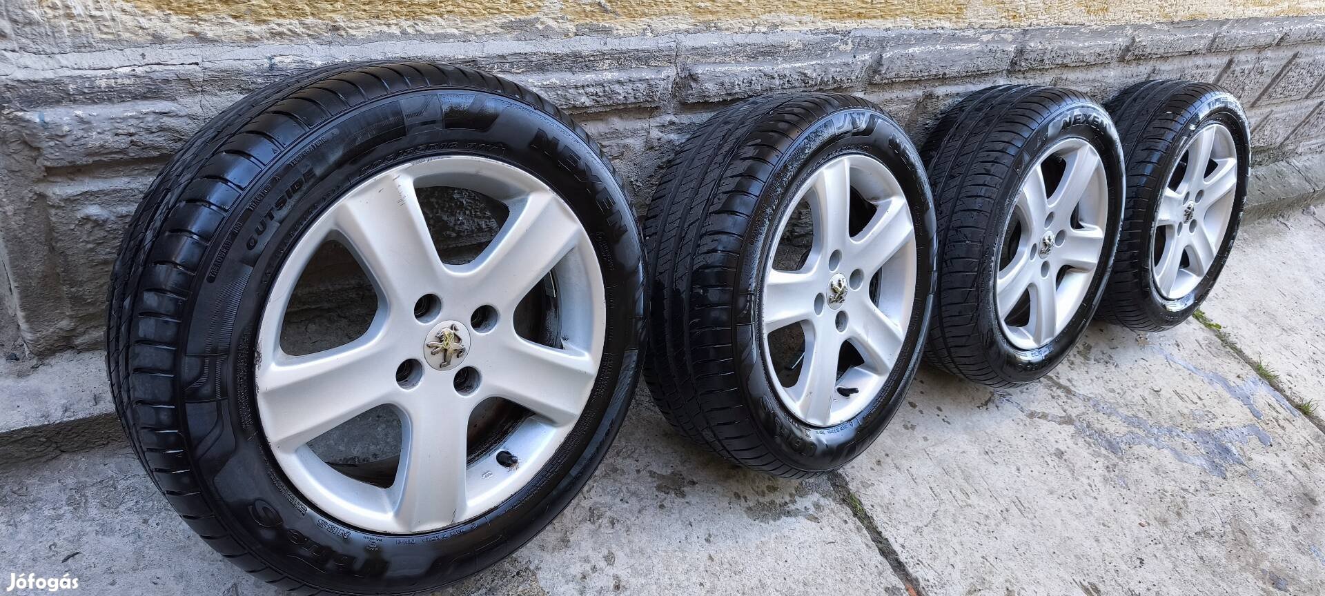 4x108 peugeot alufelni 205/55 r16 nyári gumival