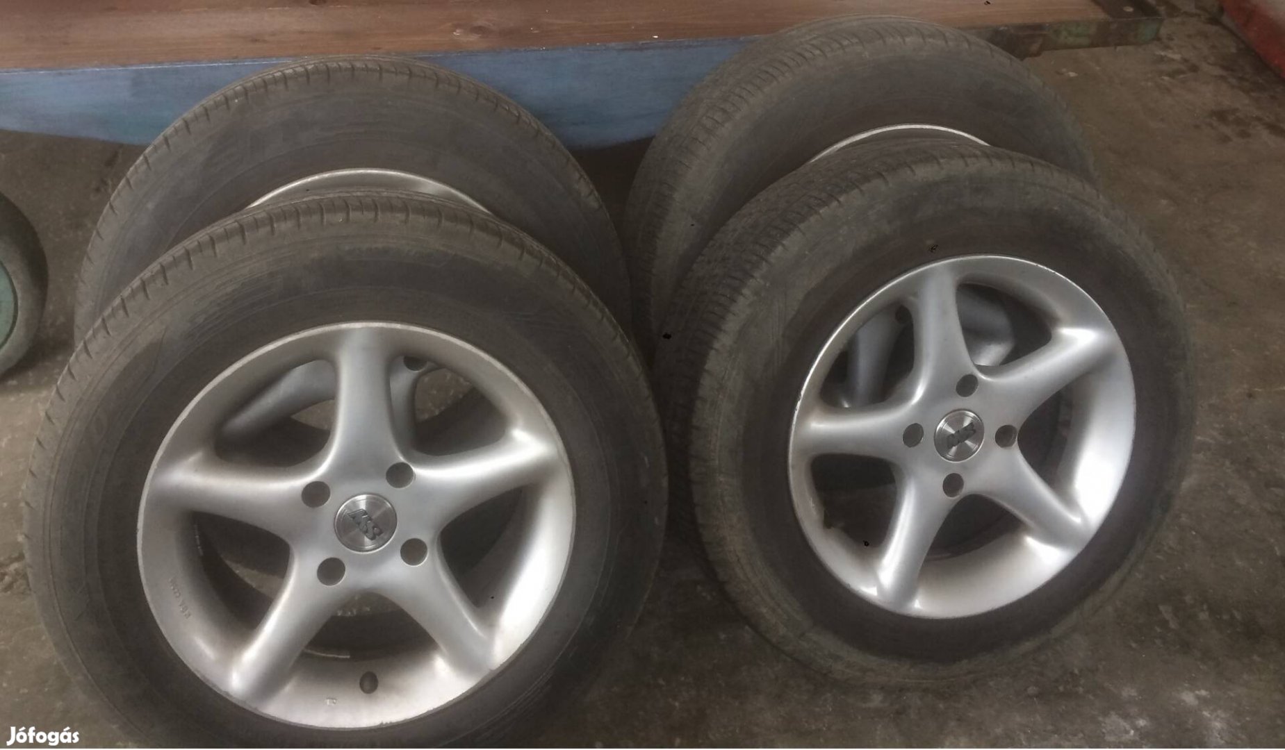 4x114 alufelni 195/65 r 15 nyári gumi