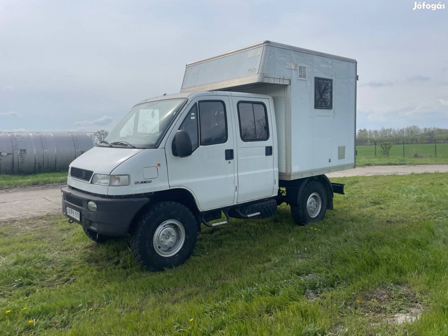 4x4 Összkerekes Iveco-Scam SMT 35 lakókocsi tgk