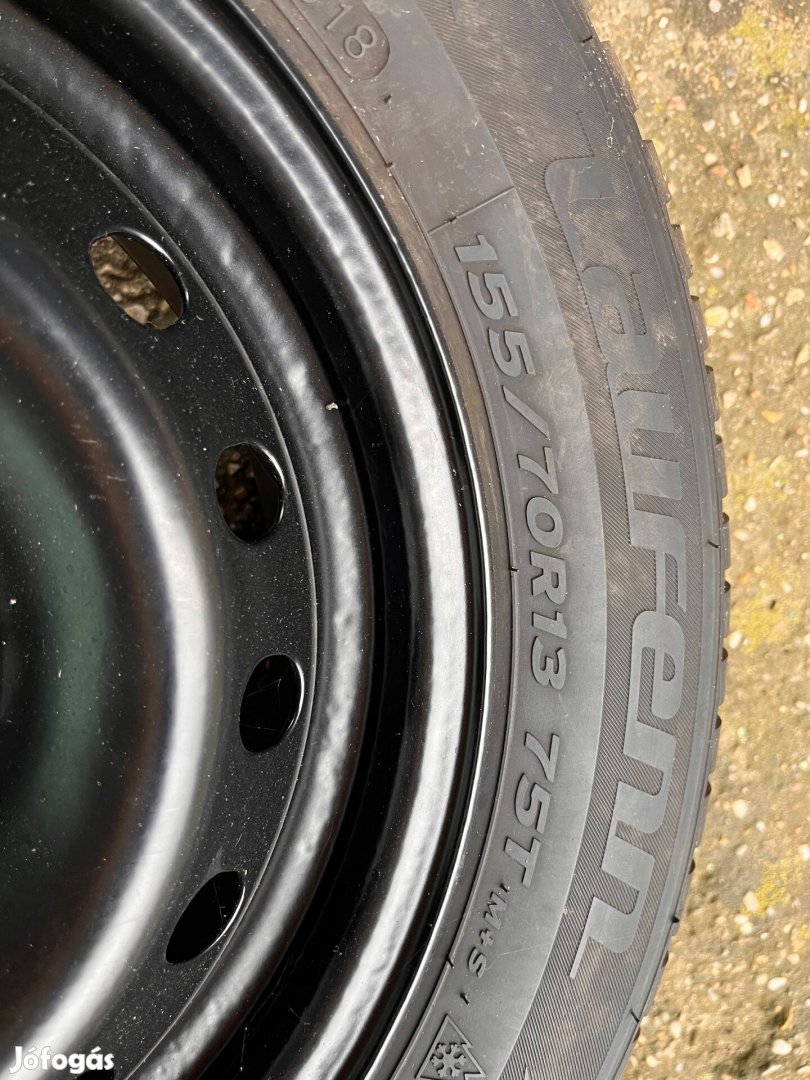 4x98 R13 fényezett, centírozott felnin Laufenn Téligumi