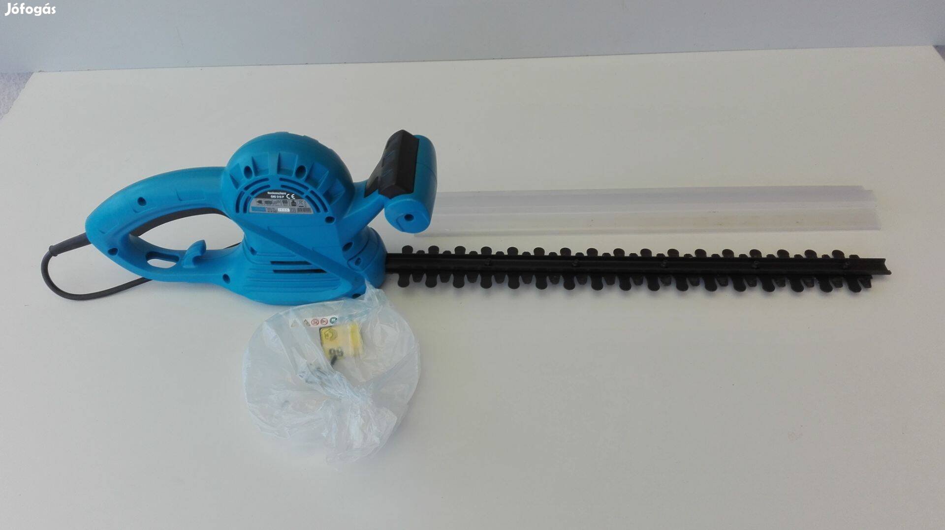 500W teljesítménnyel motoros sövény nyíró 460mm vágóhosszal sövényvágó