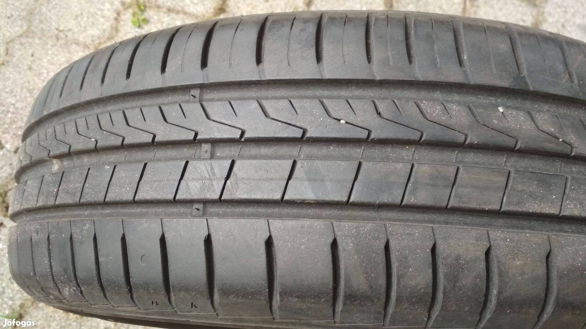 500 km-t futott téli gumi Hankook 175/65 R14 Toyota Yarisra