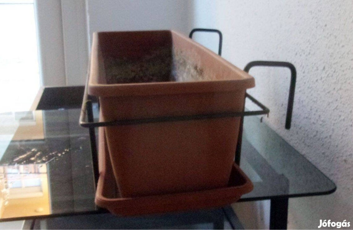 50 cm hosszú balkonládatartó ládával együtt balkonláda