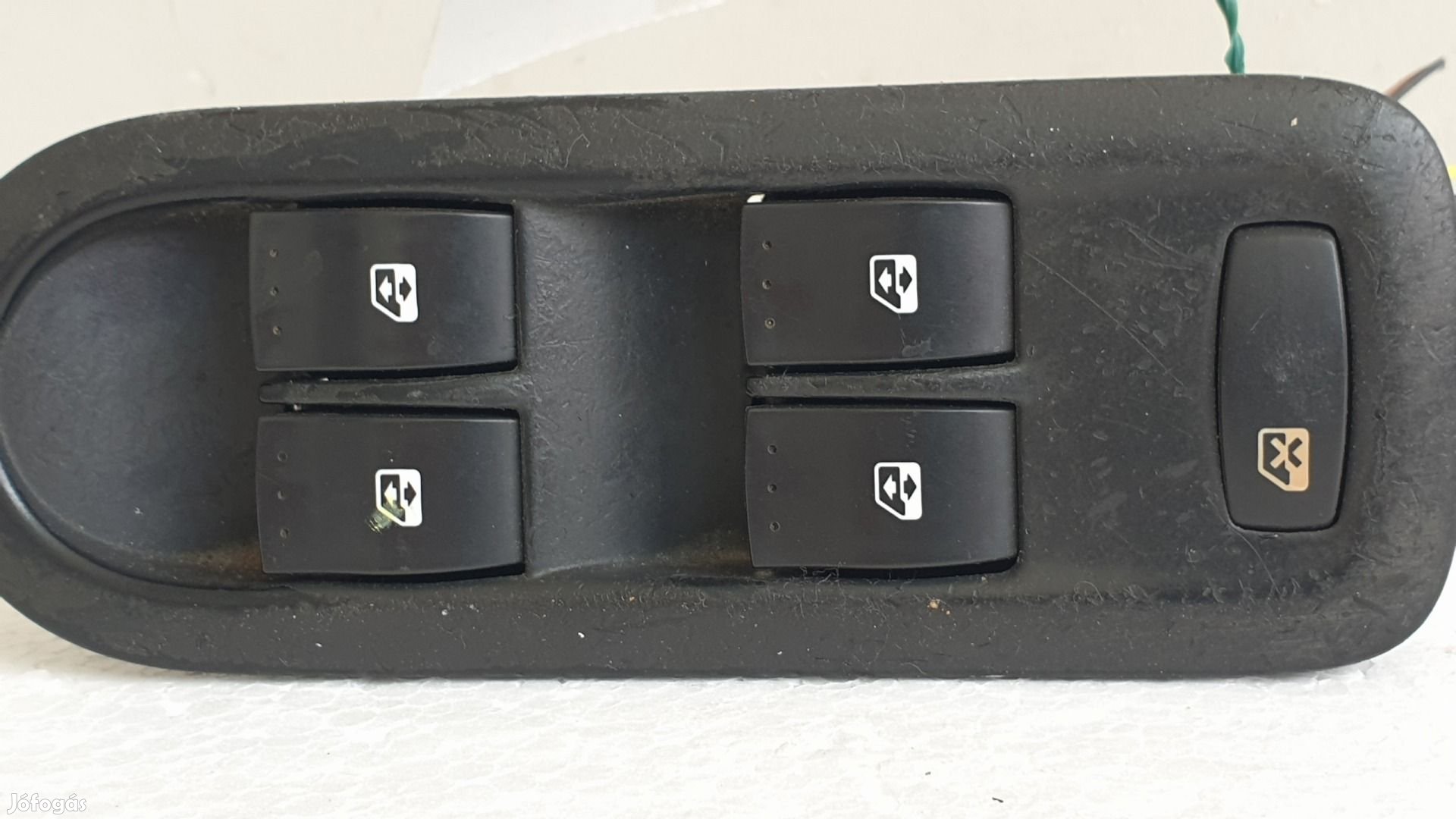 510970 Renault Megane 2, 2006, Ablakemelő Kapcsoló, 8200160603.