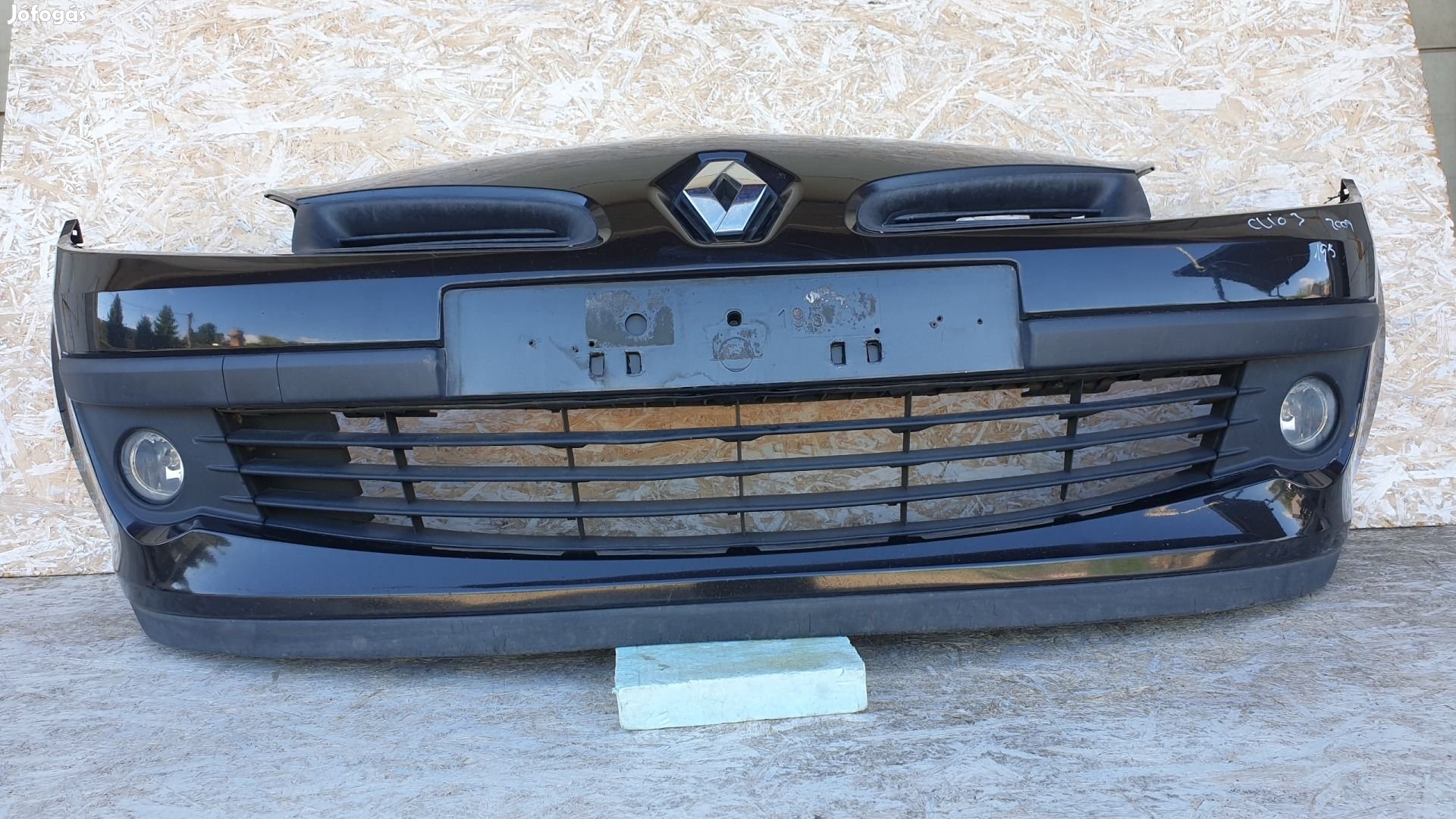 511450 Renault Clio 3, 2008, Ködlámpás Lökhárító, 195 ös,